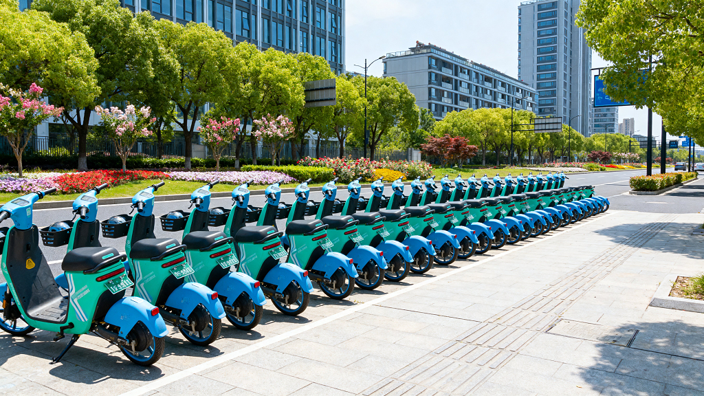 公共出行城市单车环保交通城市出行共享车辆城市代步绿色代步街道