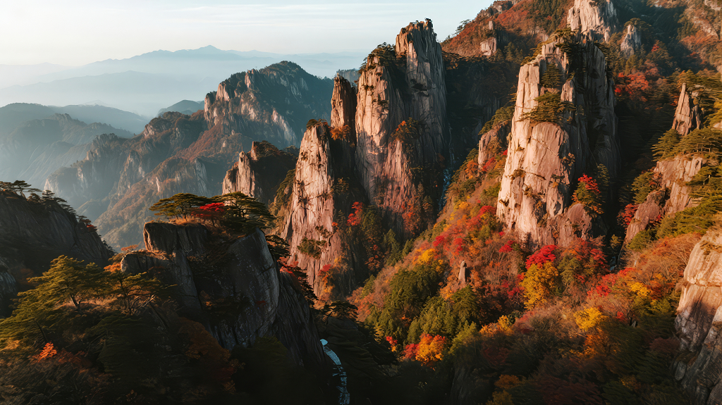 壮丽秋季山峰层林尽染唯美意境背景