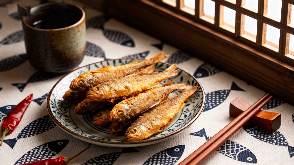 油炸小鱼酥炸小鱼香酥小鱼炸小鱼