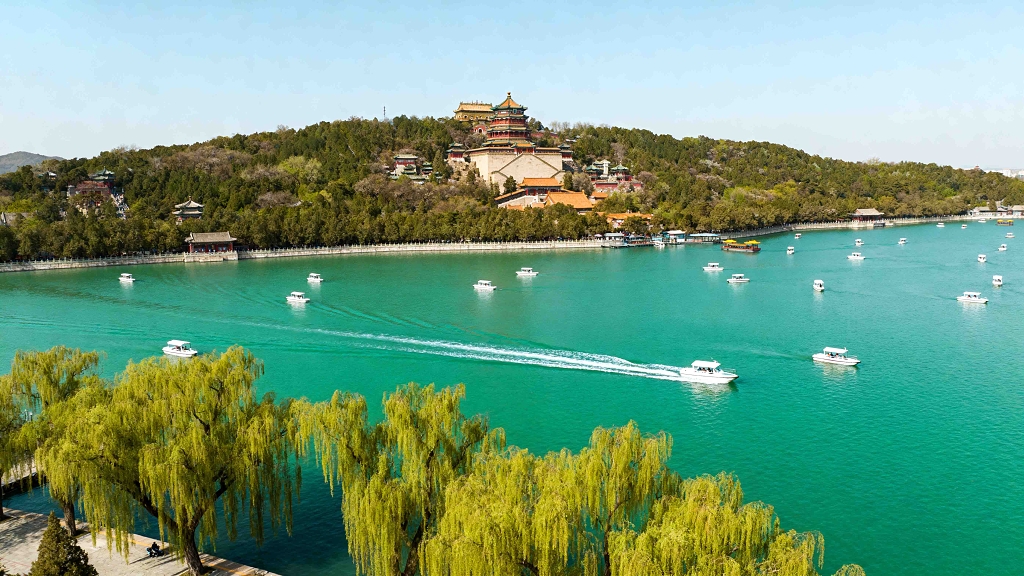 颐和园昆明湖景色春暖花开