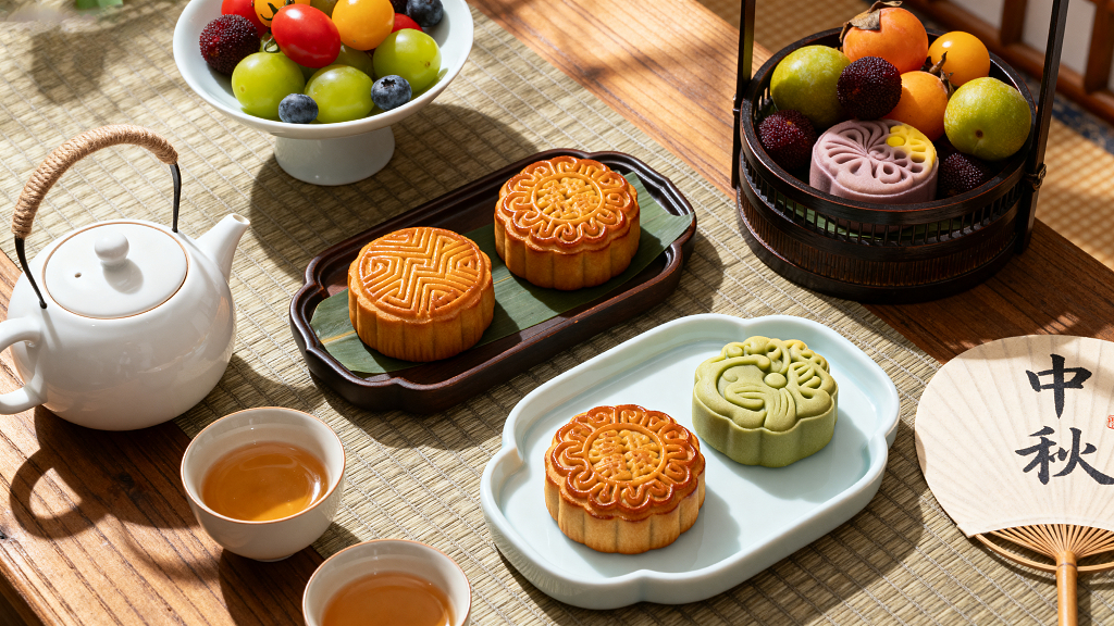 中秋月饼美食摄影静物摄影