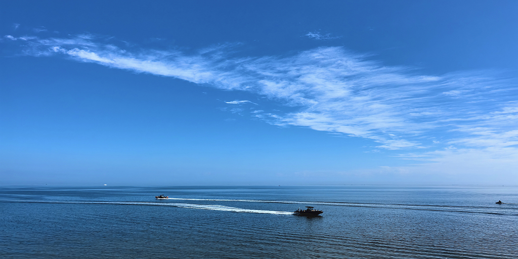 青岛旅游之蓝天大海壁纸