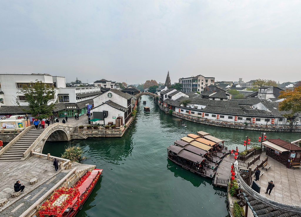 江南水乡南浔古镇航拍全景图