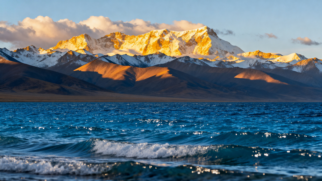 纳木错念青唐古拉山全景