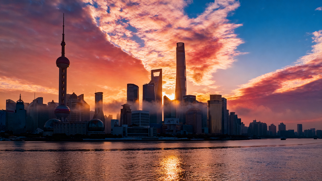 上海陆家嘴全景日出天际线东方明珠