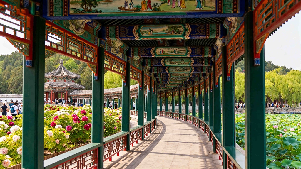 长廊人文风光摄影平拍