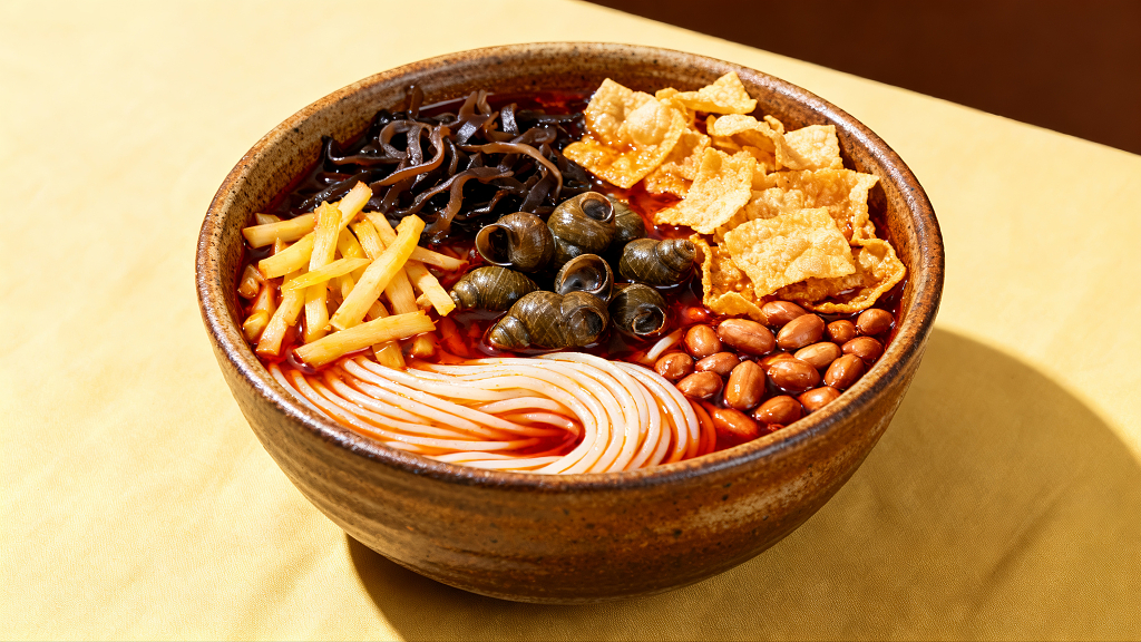 一碗美味的柳州螺蛳粉