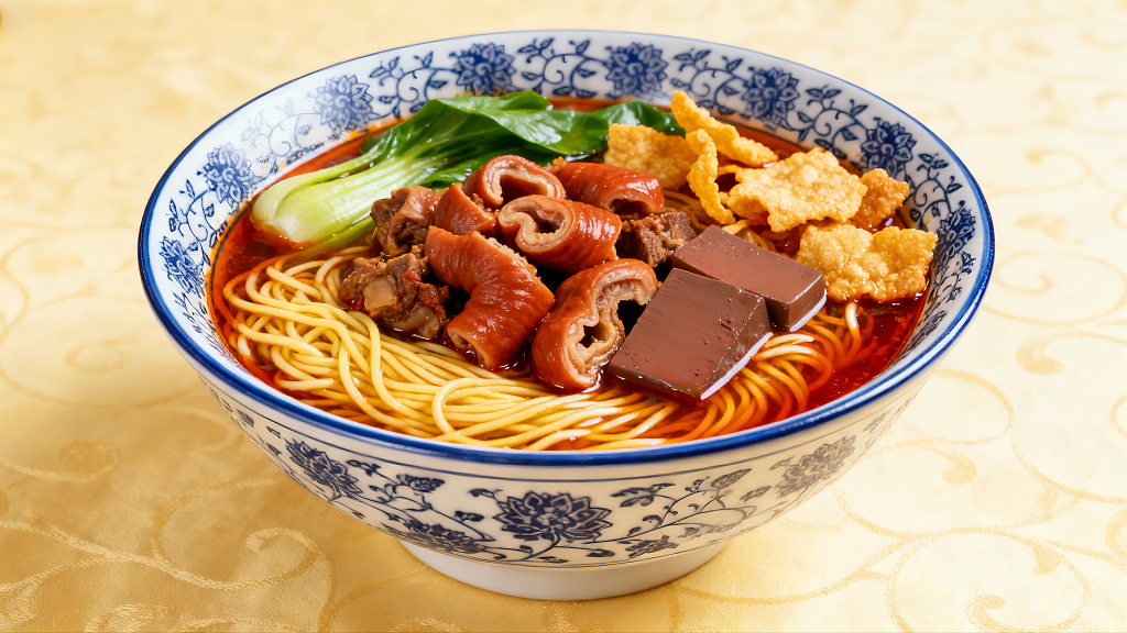 一碗美味的肠旺面面条美食美味