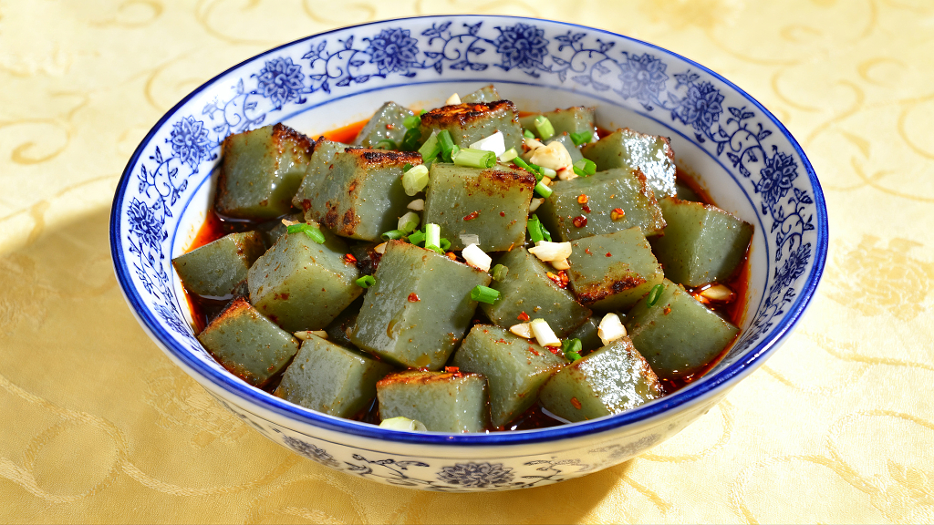 一碗美味的炒凉粉美食美味