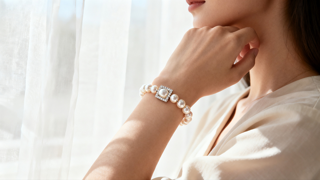 珍珠手串静物摄影