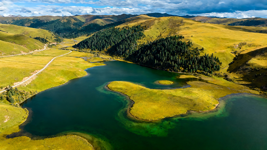 四川炉霍卡萨湖