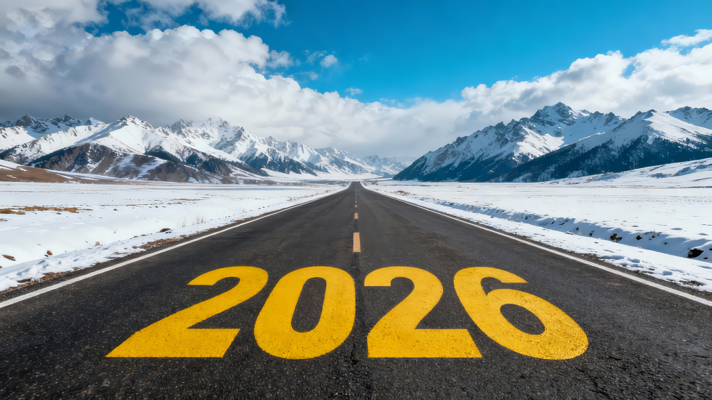 2026新年公路通往雪山励志背景