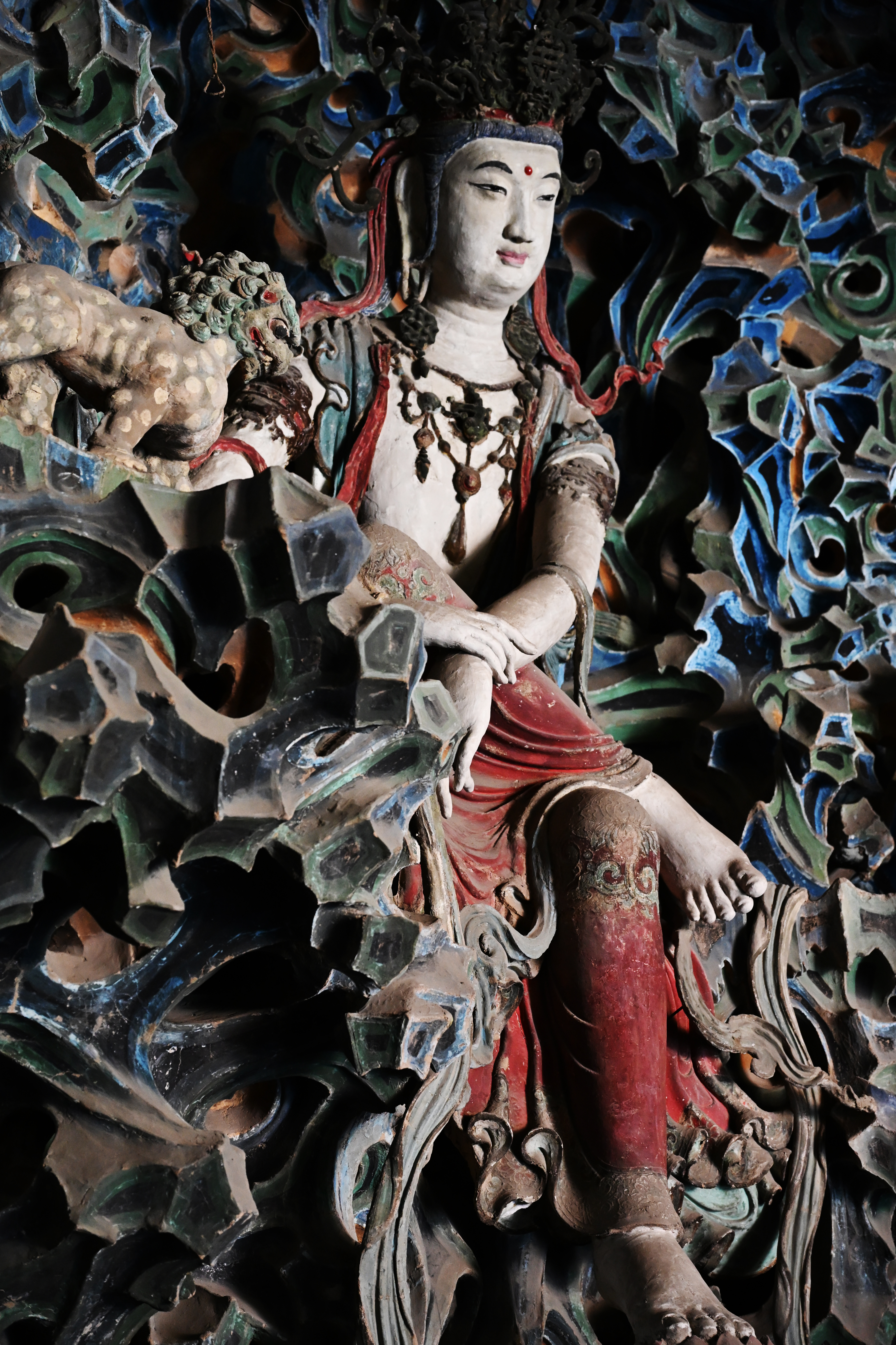 正定隆兴寺五彩悬山倒坐观音造像河北石家庄景点