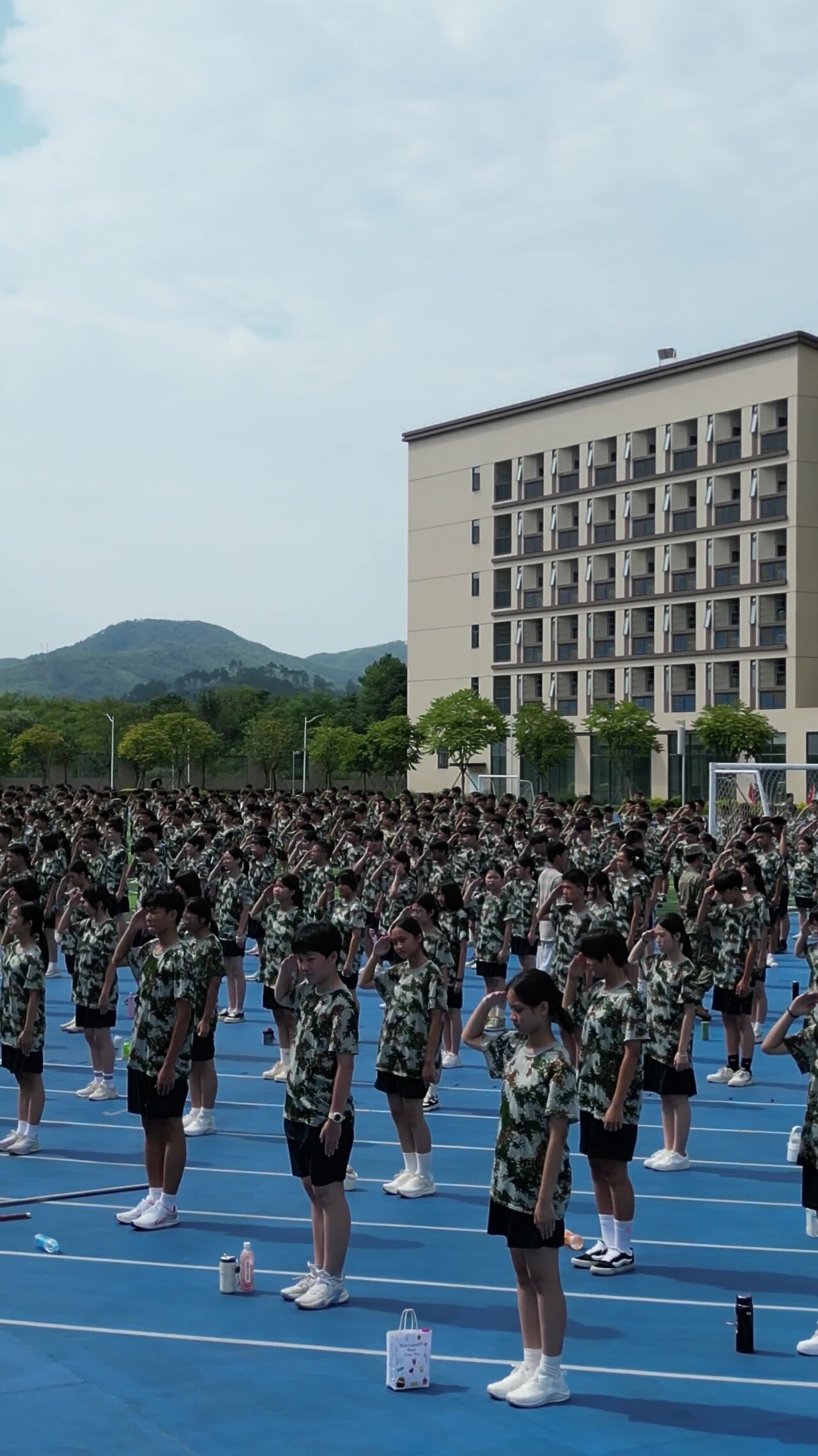 竖屏 军训 站军姿