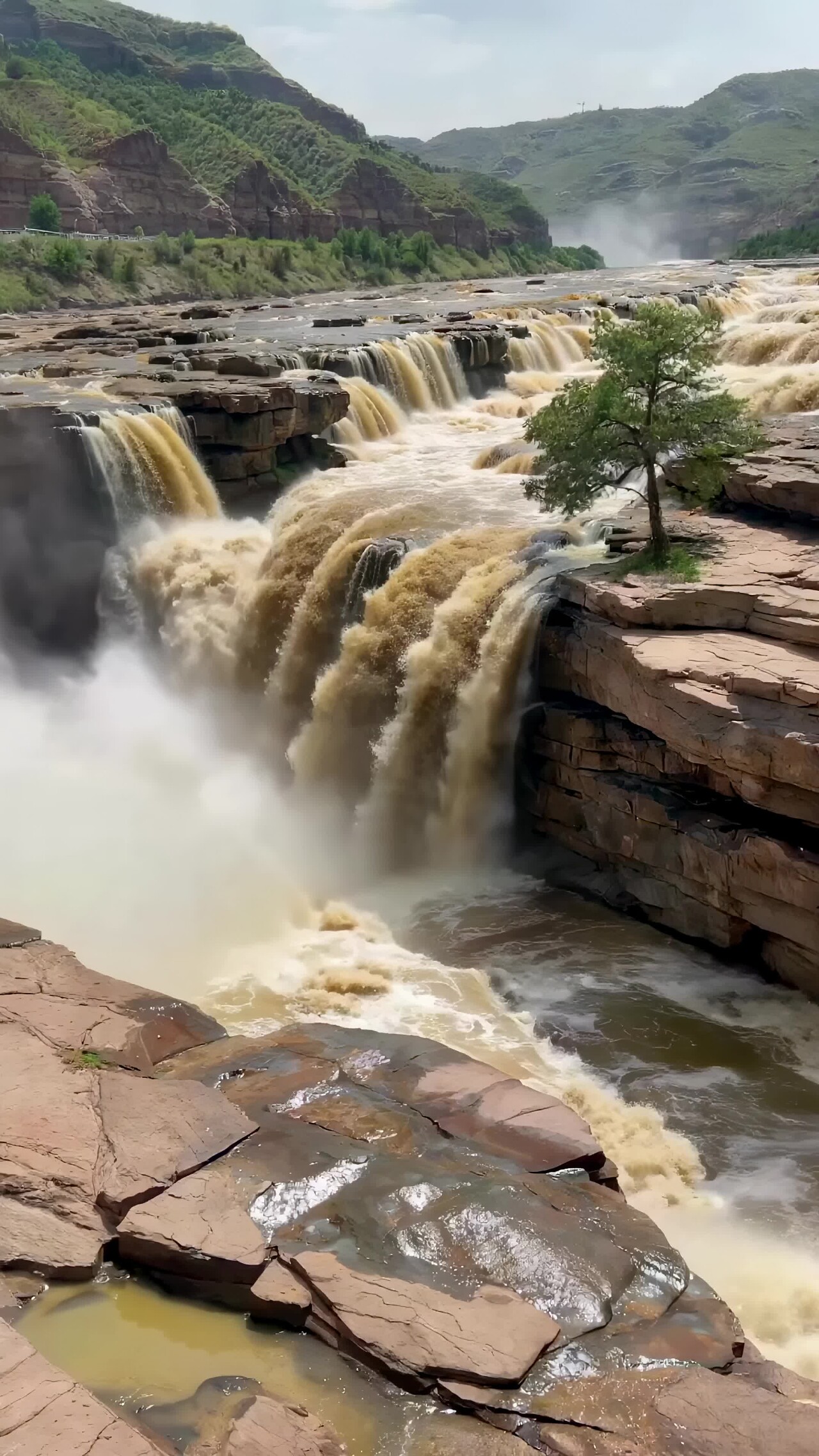 黄河瀑布自然风光